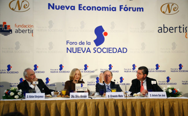 Conferencia de la Presidenta de la Fundación ANAR, Silvia Moroder, en Nueva Economía Fórum