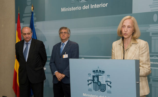 El ministro del Interior, Jorge Fernández Díaz, presenta junto a la presidenta de ANAR, Silvia Moroder, el sistema nacional de alertas para niños desaparecidos