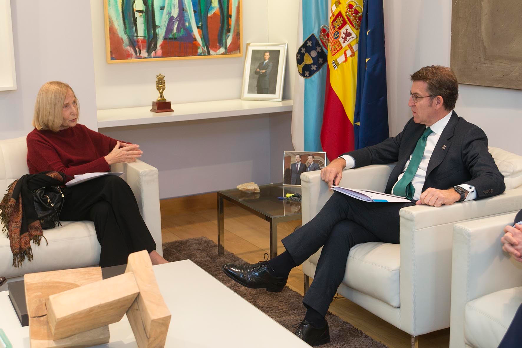 Silvia Moroder, presidenta de ANAR con el presidente de Galicia