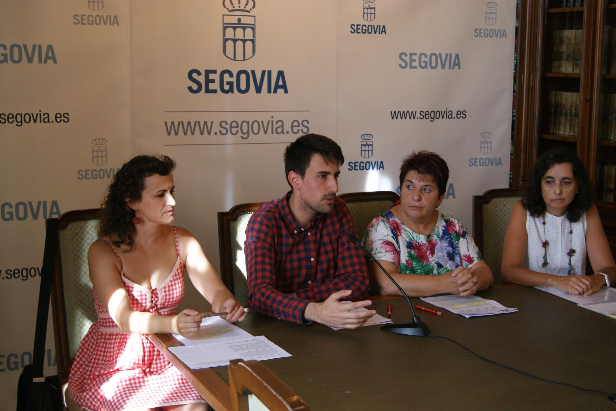 Buentrato en colegios e institutos de Segovia