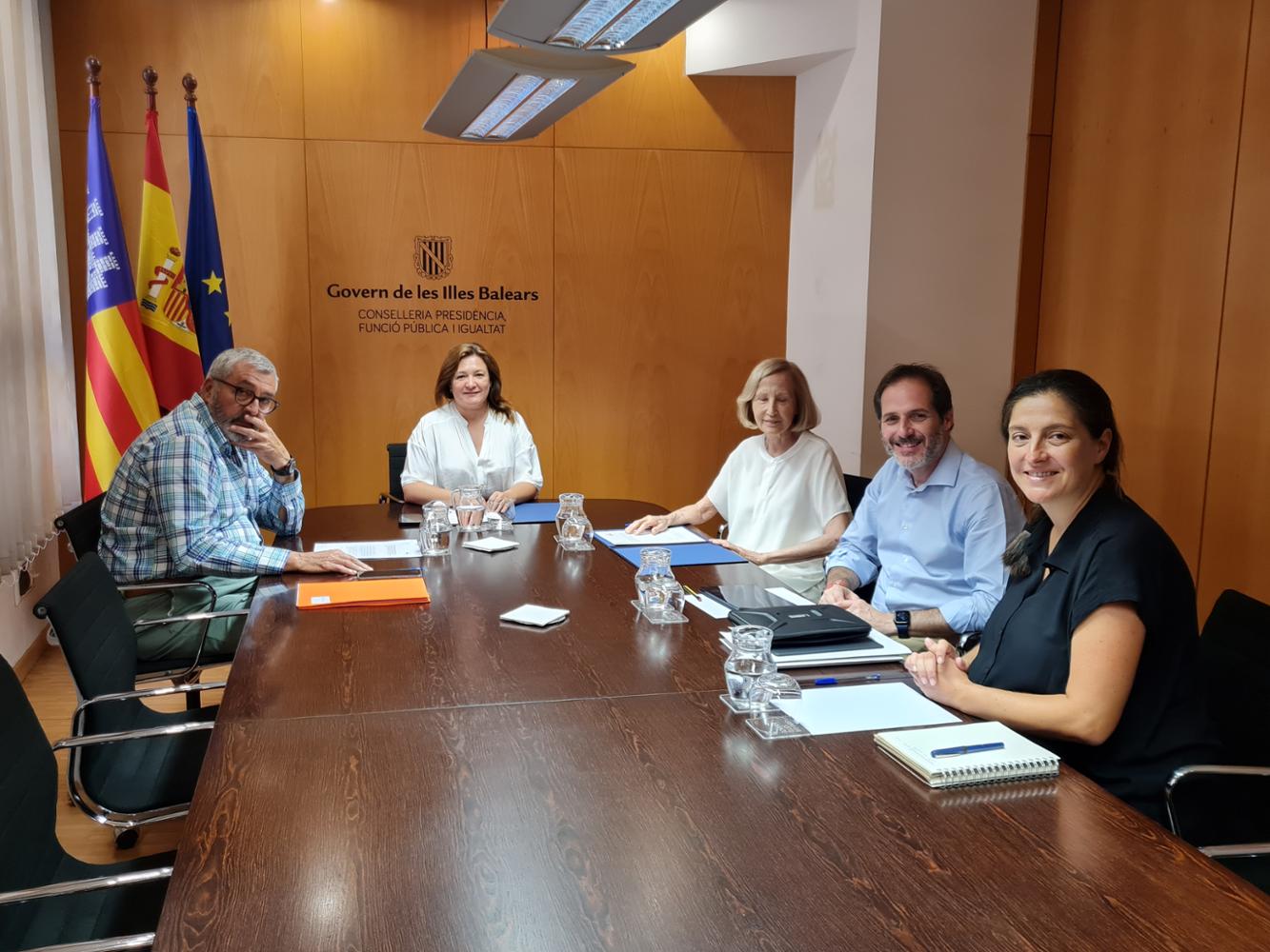 La Fundación ANAR y el Gobierno de las Islas Baleares firman un convenio de colaboración para mejorar la atención a menores de edad en situaciones de riesgo