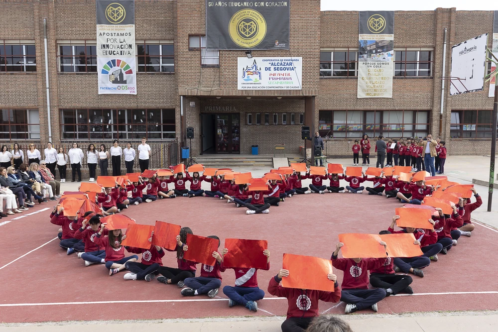 ANAR acude al 50 aniversario del Colegio Cooperativa Alcázar de Segovia