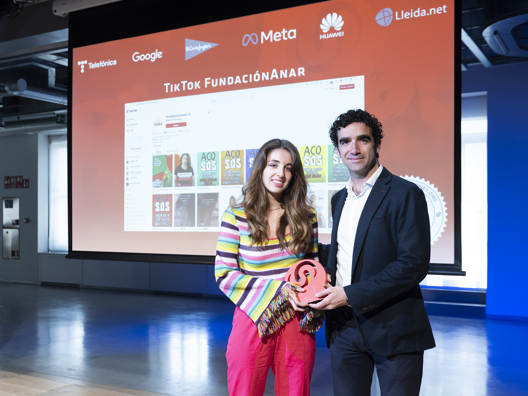 La Fundación ANAR, ganadora de los Premios de Internet