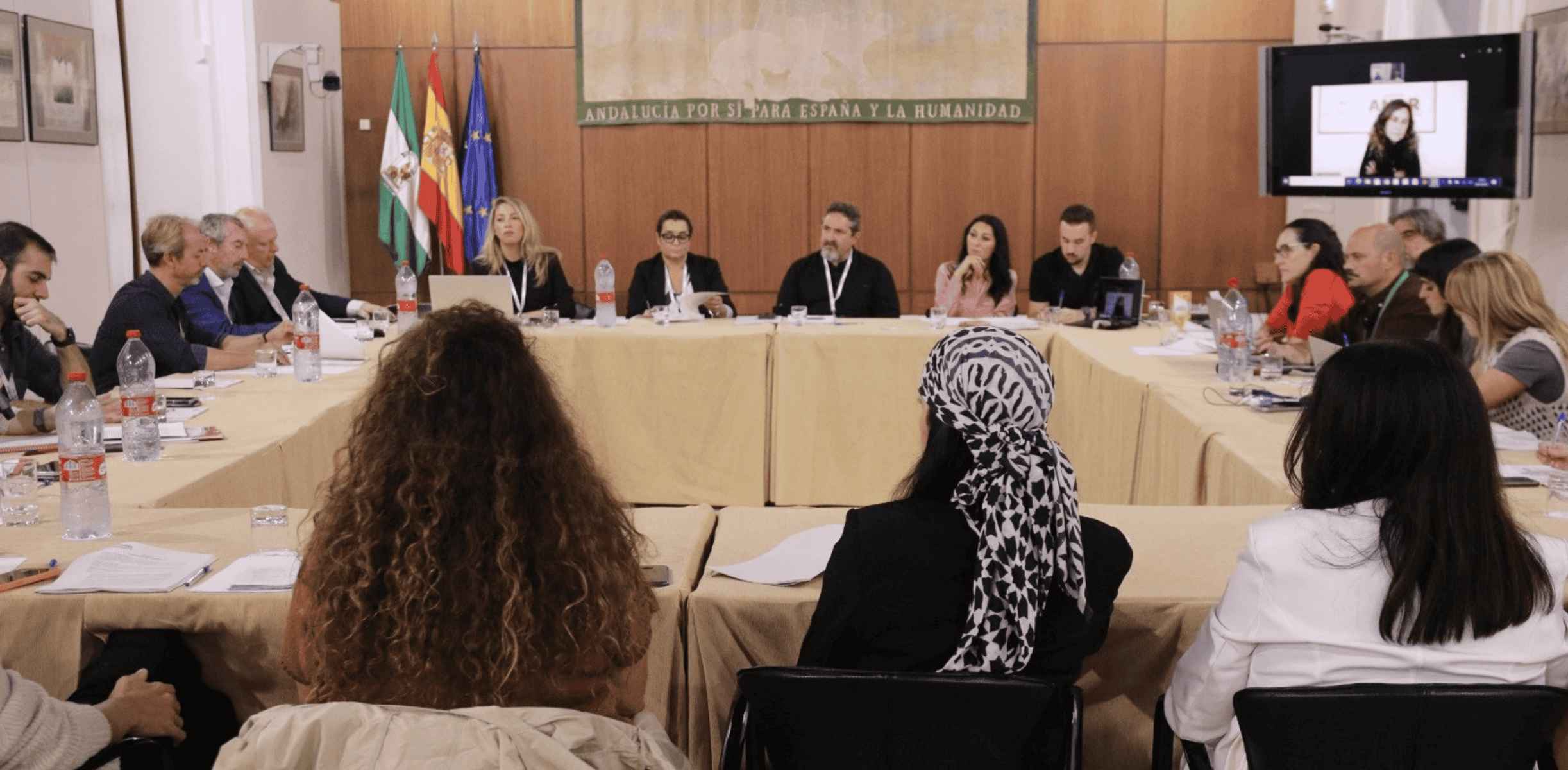 Fundación ANAR participa en una reunión en el Parlamento andaluz sobre la Ley contra el Acoso Escolar