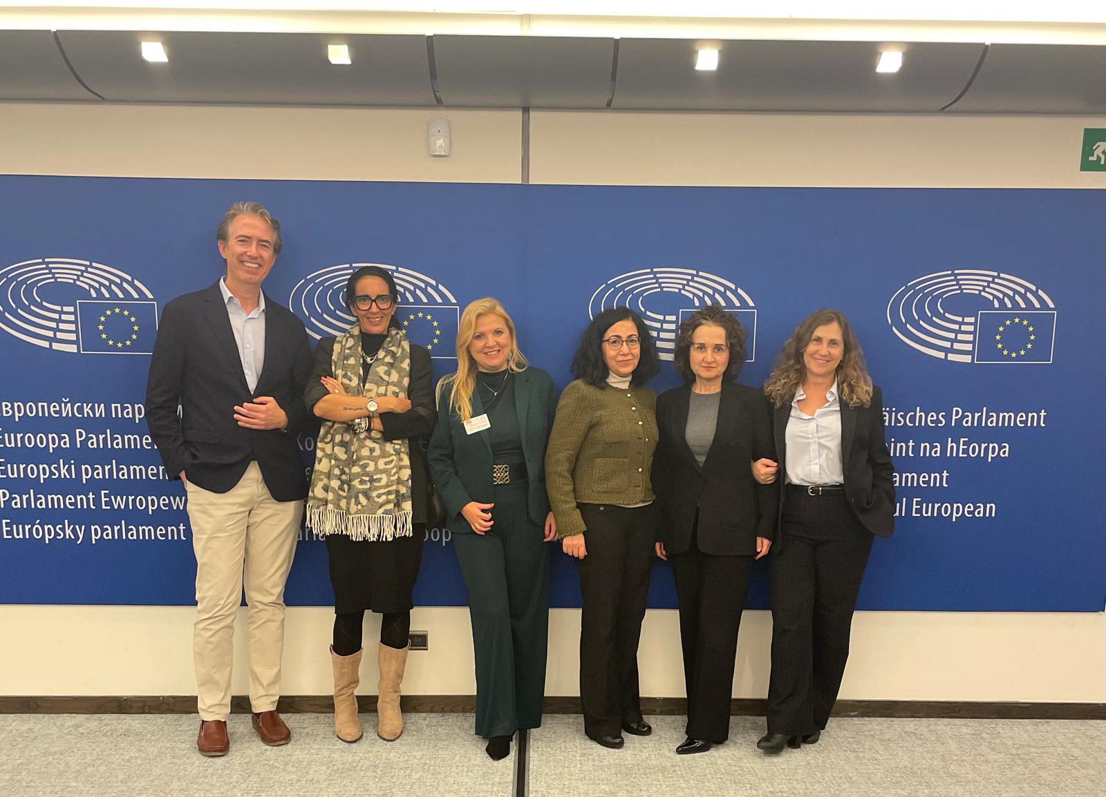 El eurodiputado Antonio López-Istúriz organiza dos jornadas de trabajo en Bruselas para la Fundación ANAR, centradas en la protección de la infancia en Europa